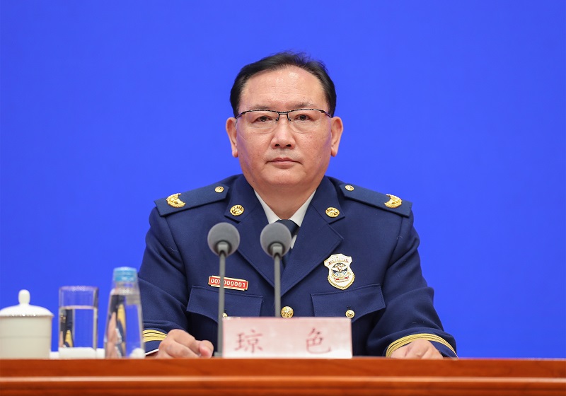 风骚淫荡的大骚屄应急部党组成员、消防救援局局长琼色出席新闻发布会